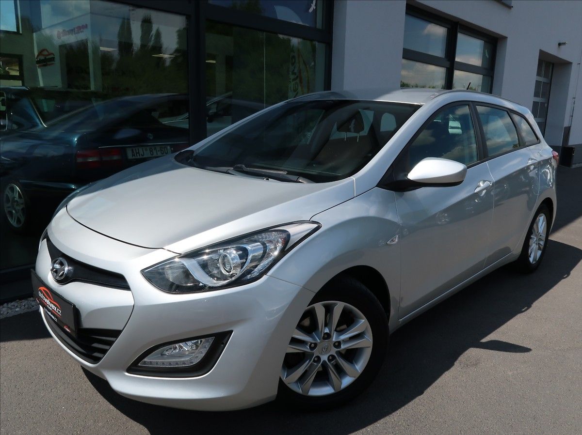 Hyundai i30 1,6 MPi,88kW,1majČR,serv.kn.