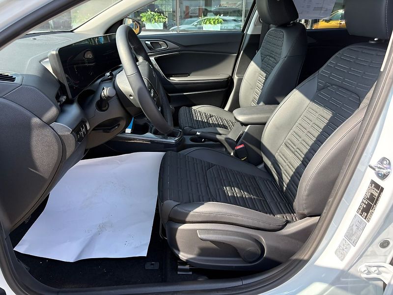 Kia Ceed (2026) 1,0 T-GDi GPF EXCLUSIVE (2027) - fotka 13 z 18