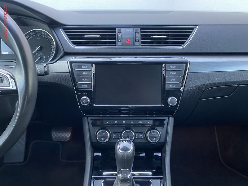 Škoda Superb (2017) 1.8 TSi, ČR, Style, DSG - fotka 12 z 17