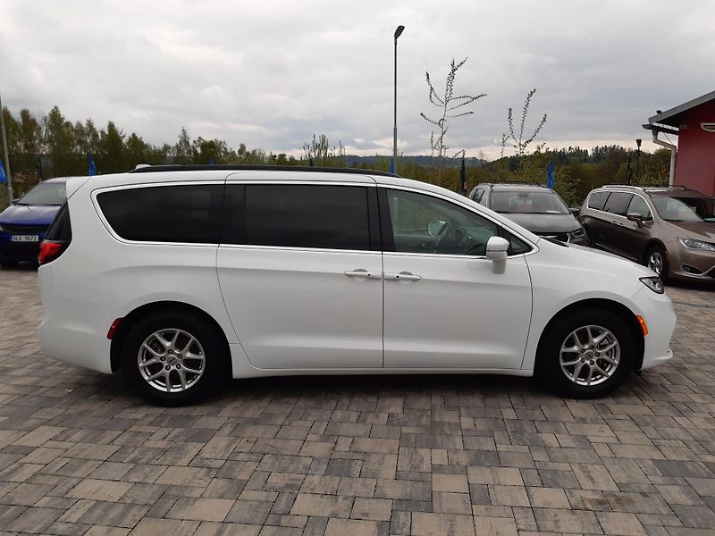 Chrysler Pacifica (2022) 3,6L V6,Top výbava, REZERVACE - fotka 8 z 50