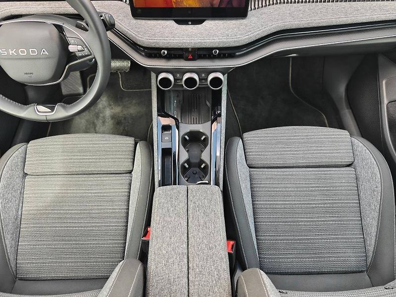 Škoda Superb Selection 7DSG 2,0TDI - fotka 9 z 25