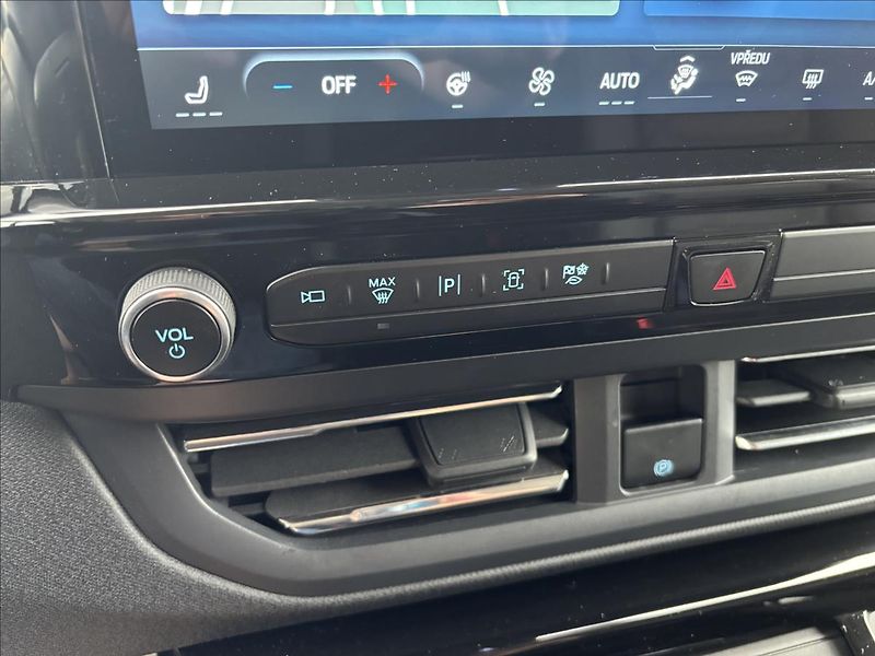 Ford Tourneo Custom 2,0 125kW Titanium X AWD L2 - fotka 36 z 48