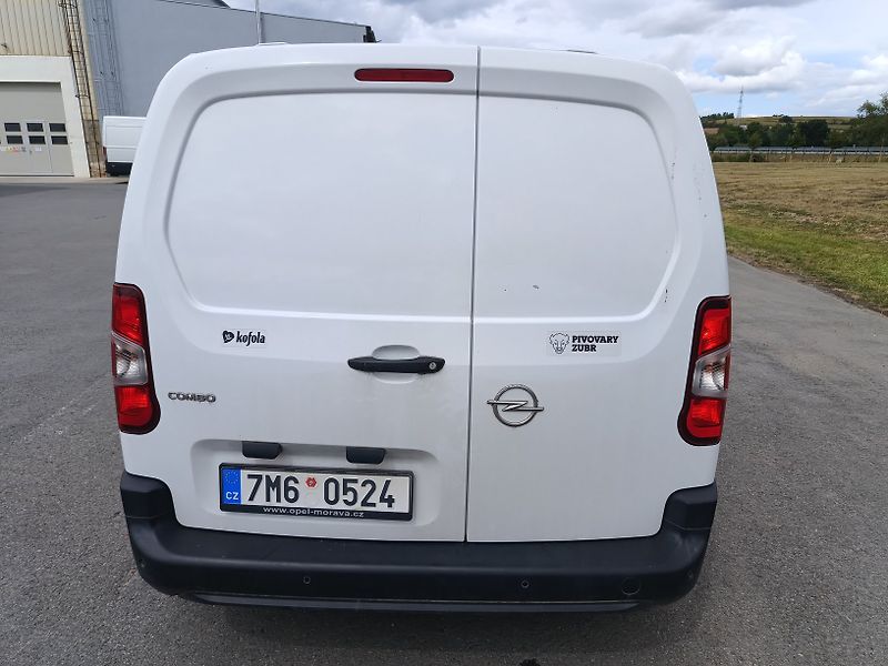 Opel Combo 1.2T - fotka 5 z 31