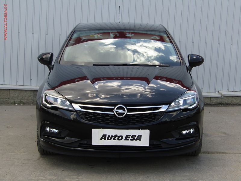 Opel Astra (2017) 1.4T, ČR, AC, navi, park - fotka 2 z 18