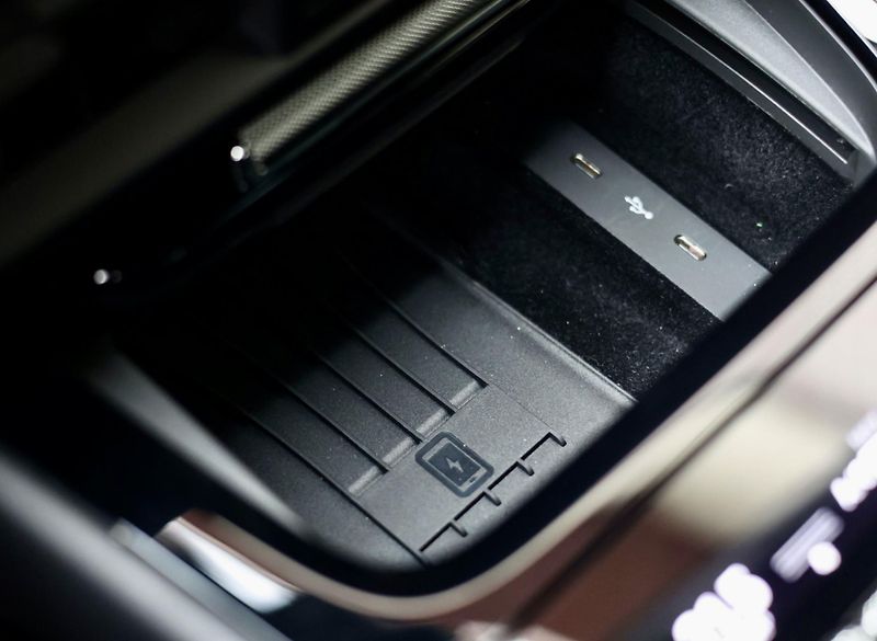 Porsche Cayenne (2025) Coupe E-Hybrid 360KW Techart - fotka 41 z 46