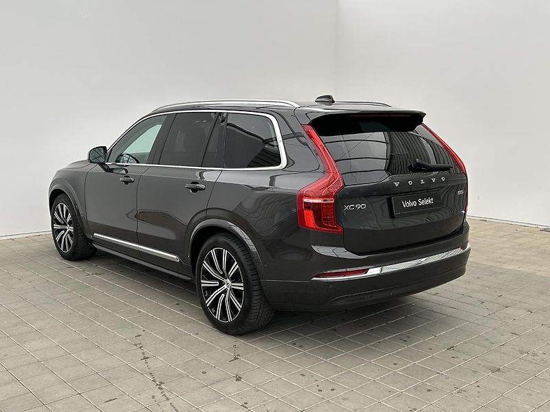 Volvo XC90 2.0  B5 4x4 Plus - fotka 4 z 31