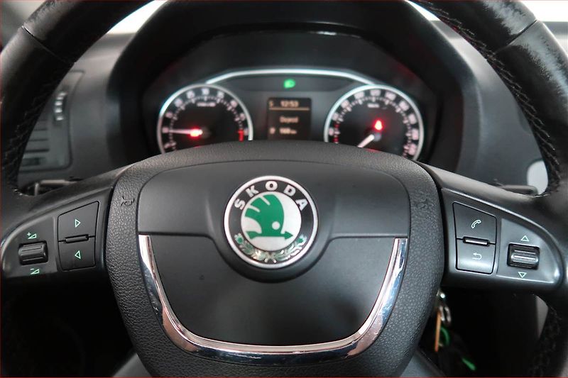 Škoda Octavia (2012) Elegance 2.0 TDI, Navi - fotka 17 z 18