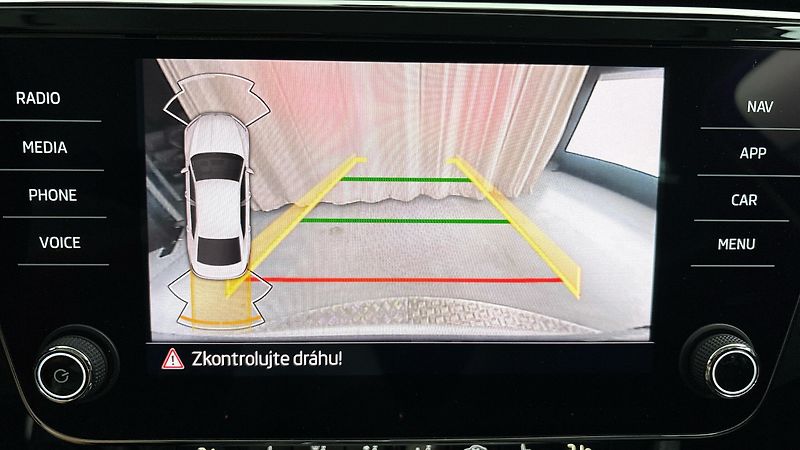 Škoda Superb 2.0 TDI DSG 4x4 Style - fotka 12 z 27
