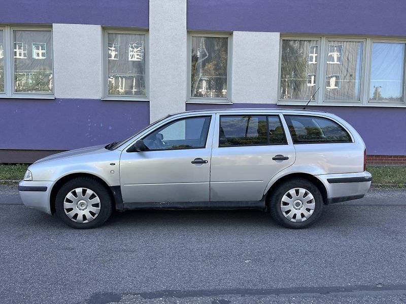 Škoda Octavia 1,9 TDI Combi Classic  - fotka 2 z 29