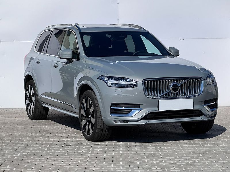 Volvo XC90 Plus Bright B5 AWD 173kW - fotka 4 z 31