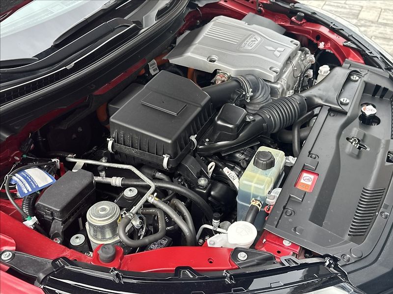 Mitsubishi Eclipse Cross 2,4 PHEV 188PS  A/T 4x4 - fotka 46 z 52