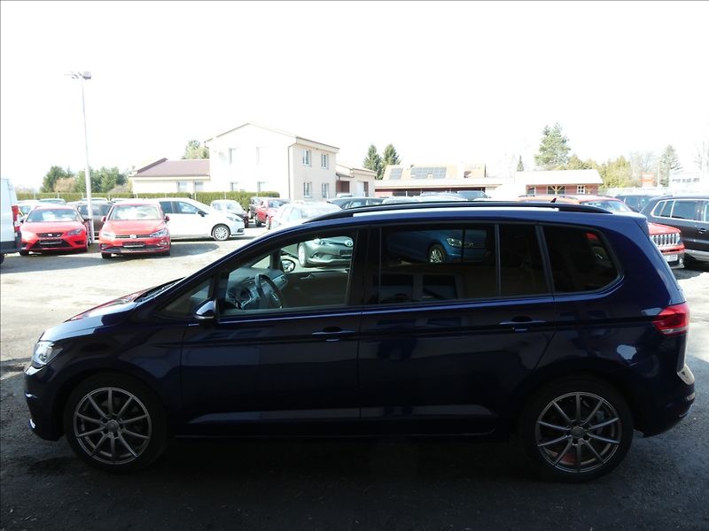 Volkswagen Touran 1,2 TSi 81kW 7.míst, NAVI - fotka 6 z 39