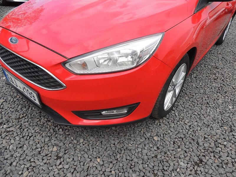 Ford Focus (2017) 1.5TDCi,70kw,výbava,ČR,1maj. - fotka 9 z 43