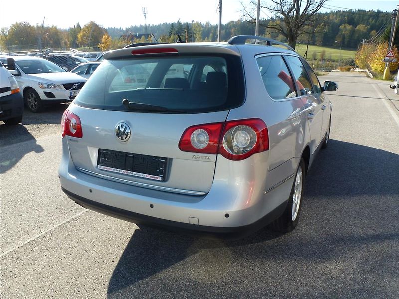 Volkswagen Passat 2,0 TDi  Comfort - fotka 10 z 49