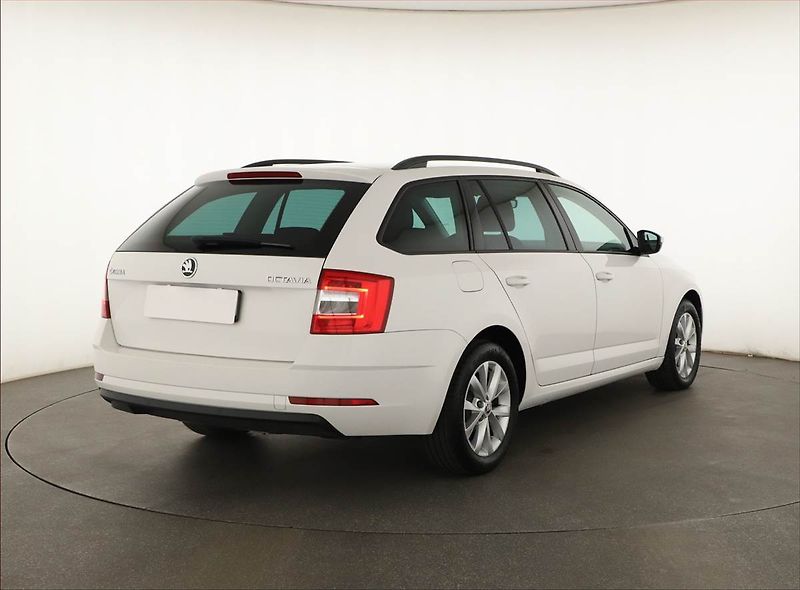 Škoda Octavia (2019) Ambition 1.6 TDI, ČR,1.maj - fotka 5 z 18