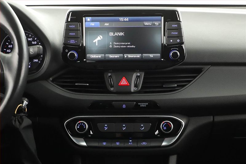 Hyundai i30 (2019) Comfort 1.0 T-GDI, ČR,1.maj - fotka 11 z 18