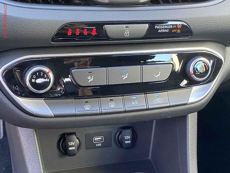 Hyundai i30 (2024) 1.5 DPi, 1.maj,ČR, Start, AC - fotka 15 z 17