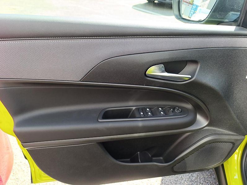 Jeep Avenger (2026) Altitude 1.2 Tur. e-Hybrid aut - fotka 15 z 29