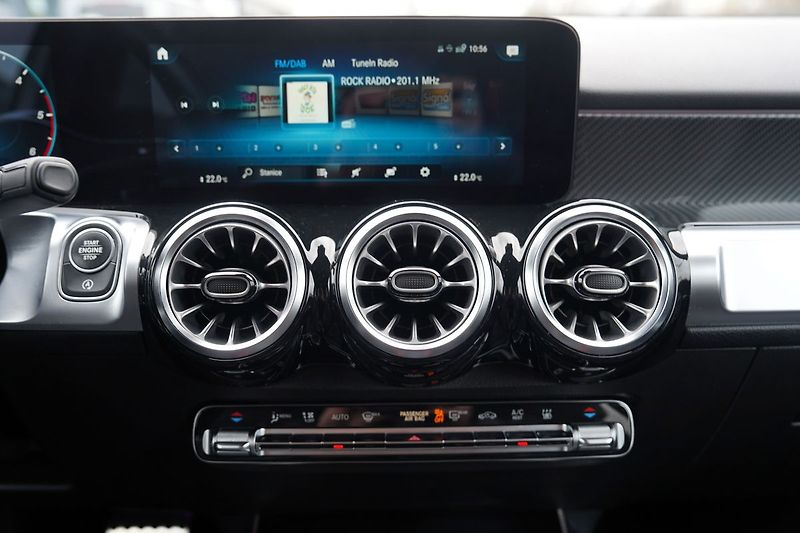 Mercedes-Benz GLB 200d 4Matic/AMG/AT/150 PS/Led - fotka 38 z 50