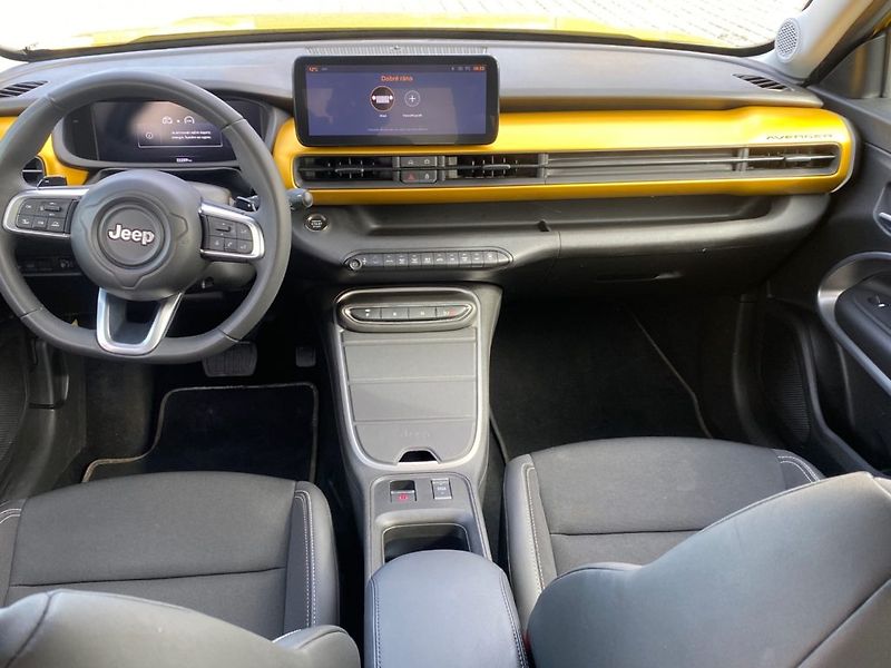 Jeep Avenger (2024) 1,2 Turbo e-Hybrid100k(Summit) - fotka 12 z 36