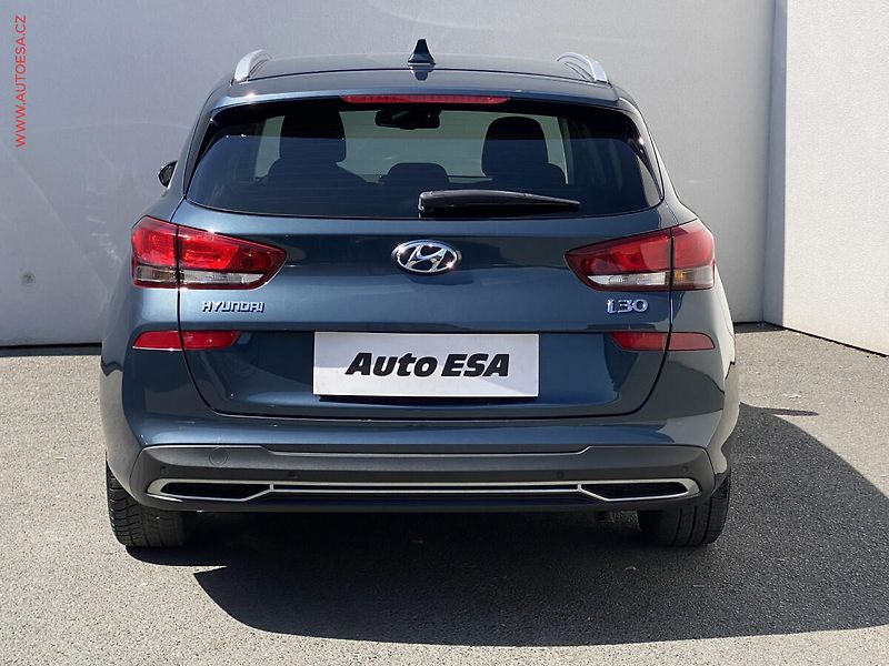 Hyundai i30 (2023) 1.5 T-GDi, ČR, Smart, kamera - fotka 5 z 18