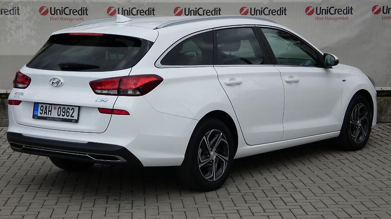 Hyundai i30 Kombi 1.5 T-GDI mHEV Smart - fotka 3 z 23