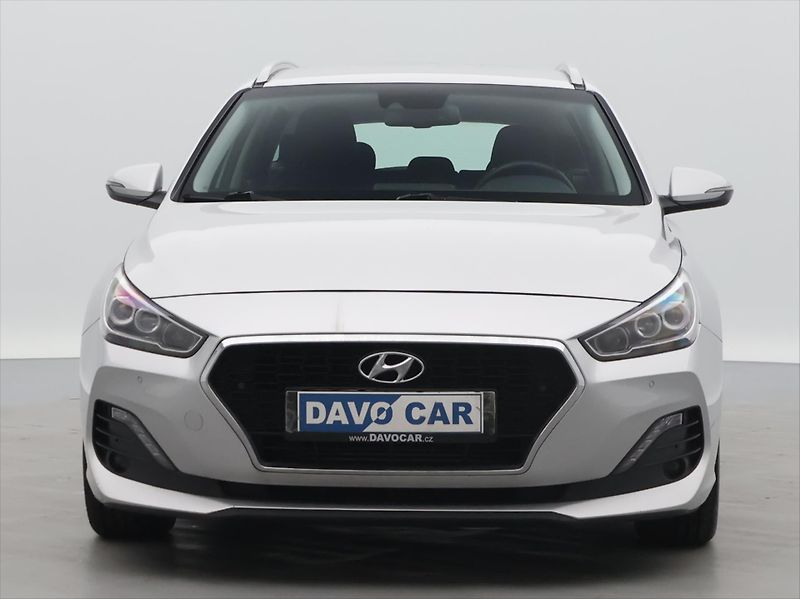 Hyundai i30 1,6 CRDi 85kW Style CZ 1.Maj. - fotka 2 z 30