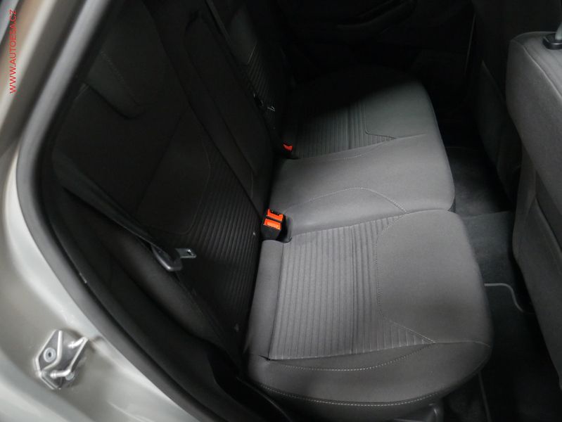 Ford Focus (2017) 1.5EB, ČR, navi, autoAC - fotka 11 z 22