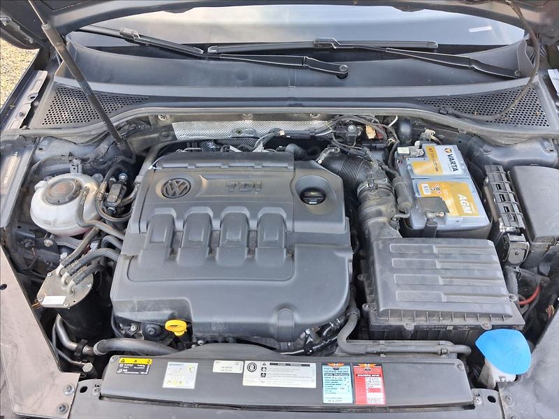 Volkswagen Passat 2,0 R Line, Matrix,TZ, 4x4,CZ - fotka 16 z 16