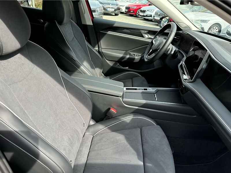 Volkswagen Passat Business 1.5 eTSI 110 kW DSG V - fotka 19 z 24