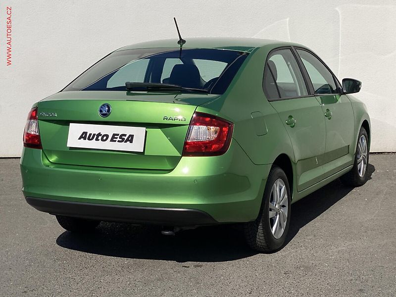 Škoda Rapid (2017) 1.0 TSI, ČR, AC, výhřev sed. - fotka 4 z 17