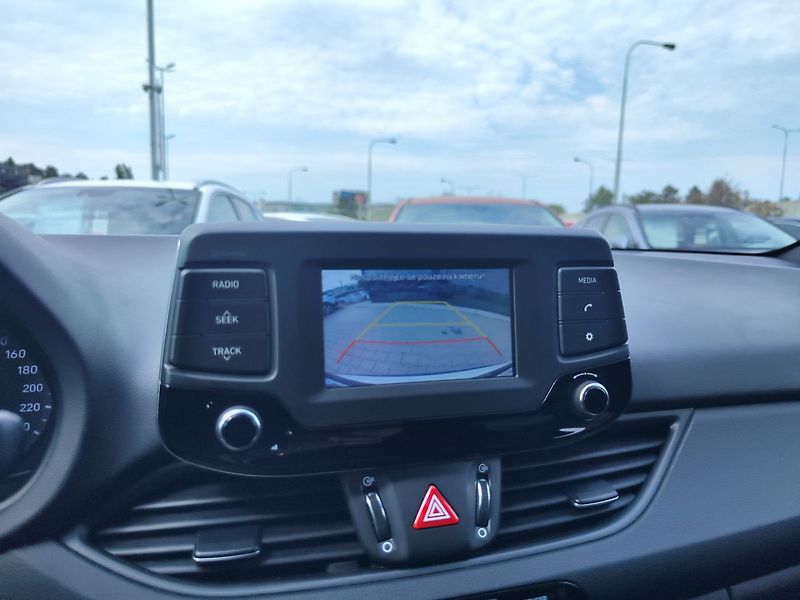 Hyundai i30 1.4 T-GDI/103kW Trikolor Kom - fotka 15 z 32