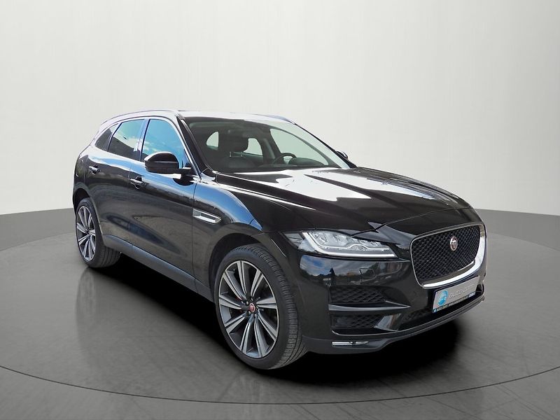 Jaguar F-Pace 30d AWD Prestige Panorama DPH - fotka 6 z 28