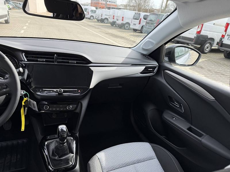 Opel Corsa Edition 1.2 TURBO (74kW/100k) - fotka 17 z 22