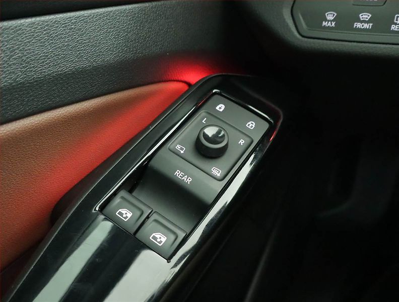 Volkswagen ID.4 (2020) 1st (82 kWh), SoH 92% - fotka 16 z 18