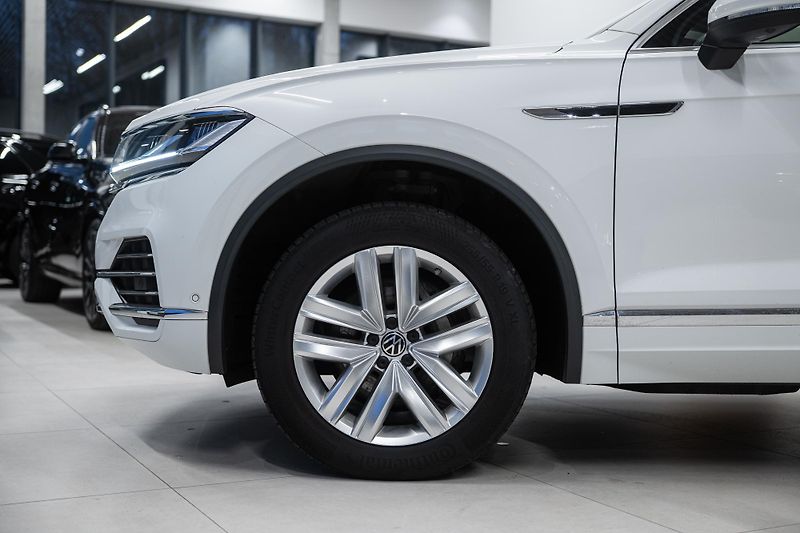 Volkswagen Touareg (2022) 3.0TDI 210KW 4X4 1ČR NOVÁ CENA - fotka 3 z 39