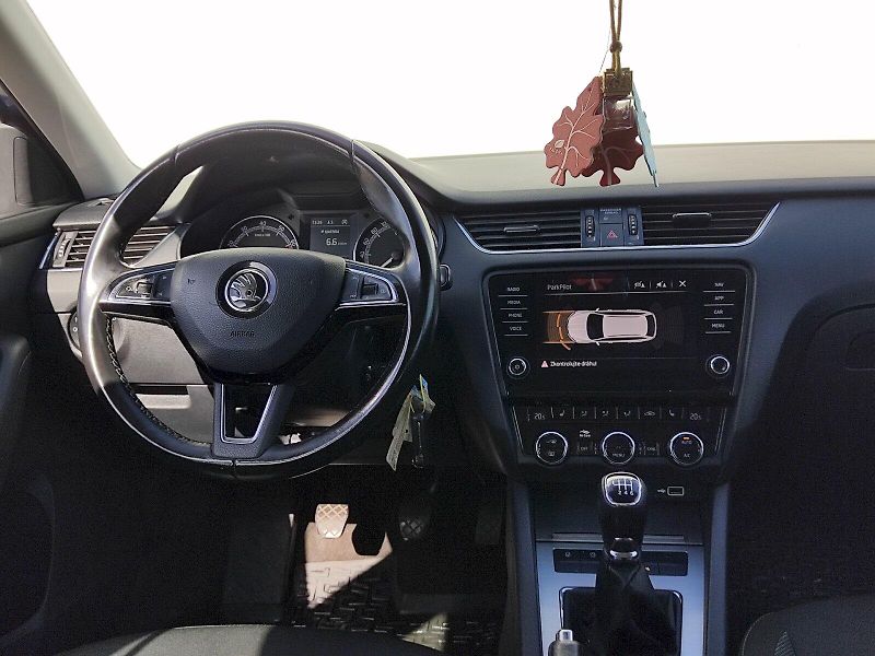 Škoda Octavia (2018) Combi Ambition 1,5 tsi 110 Kw - fotka 6 z 33