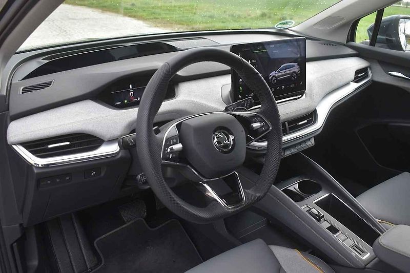Škoda Enyaq iV při jízdě v chladném počasí