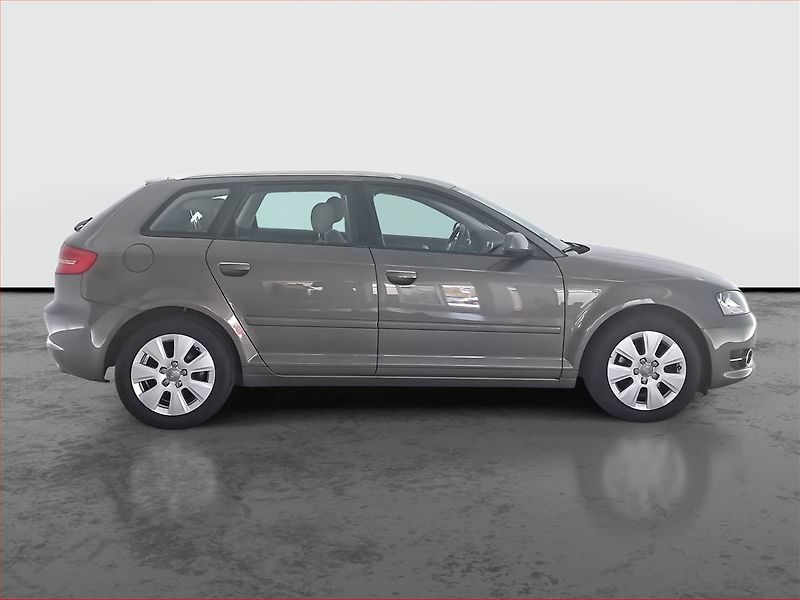 Audi A3 (2011) 1.6 TDI, Serv.kniha, Tempomat - fotka 6 z 17