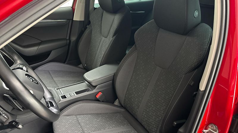 Škoda Octavia 2.0 TDI DSG Style Combi - fotka 15 z 27