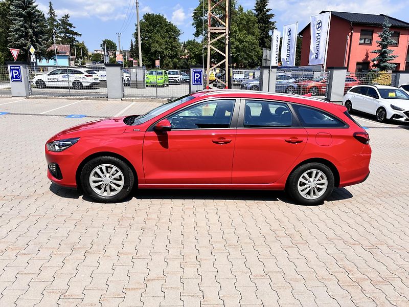 Hyundai i30 1.0T-GDi88kW DIGI KLIMA TAŽNÉ  - fotka 4 z 25
