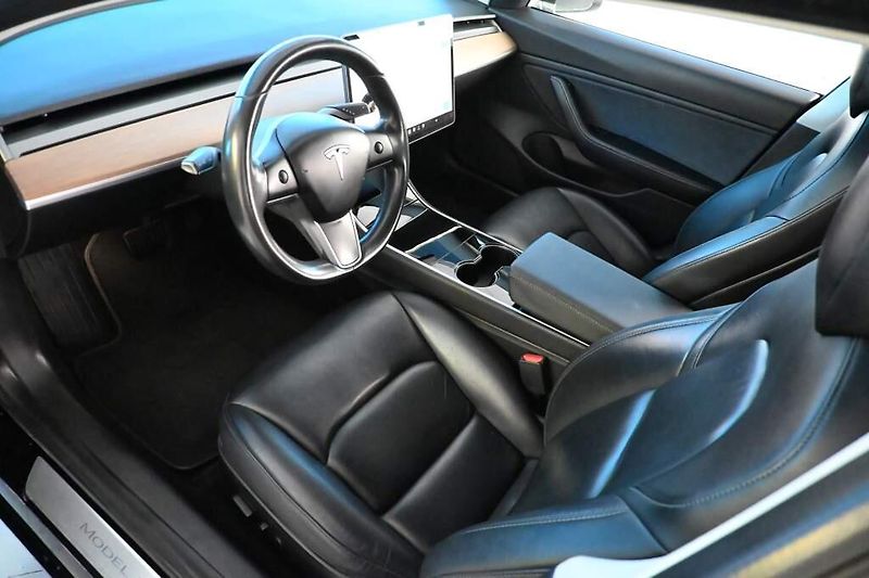 Tesla Model 3 (2019) AWD DUALMOTOR 350 KW LED Kamer - fotka 11 z 36