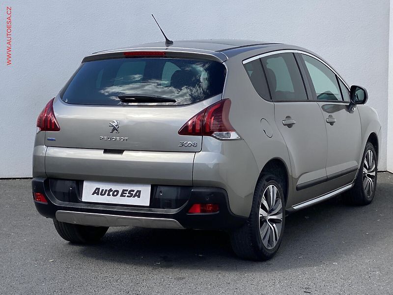 Peugeot 3008 (2016) 1.6 HDi, Allure, panor, navi - fotka 4 z 19