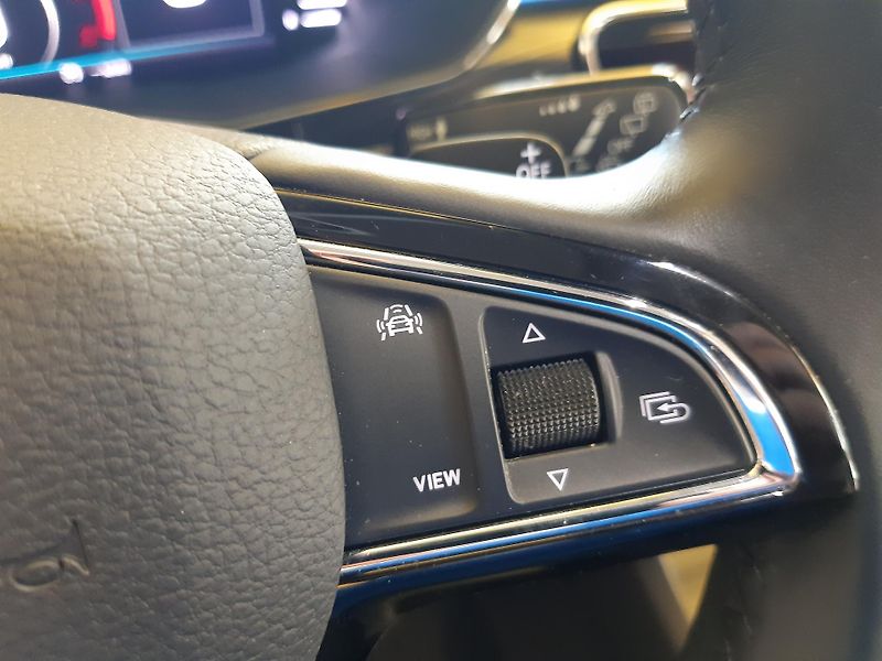 Škoda Superb 2.0 TDI Combi STYLE +  - fotka 17 z 31