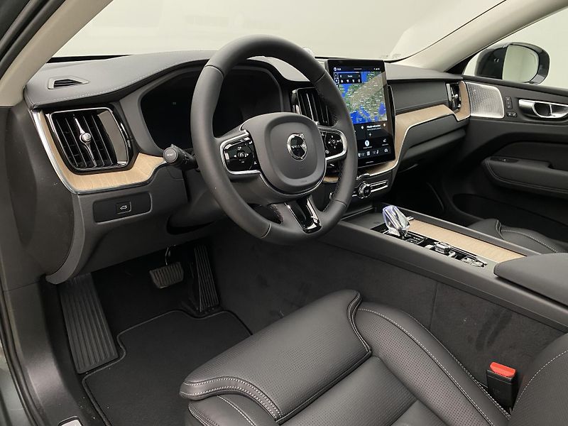Volvo XC60 B5 AWD ULTRA CZ 1.maj - fotka 25 z 52
