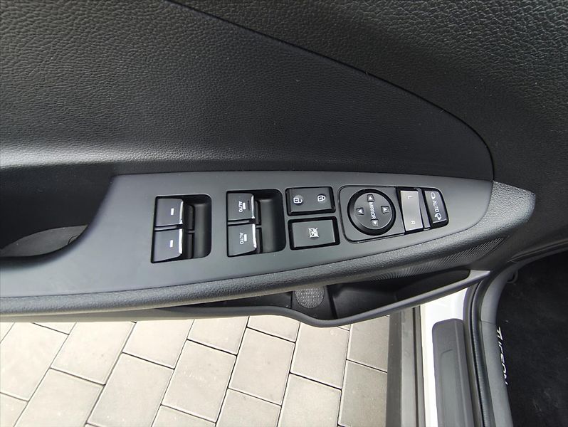 Hyundai Tucson 1,6   T-GDi 130kW - fotka 20 z 31