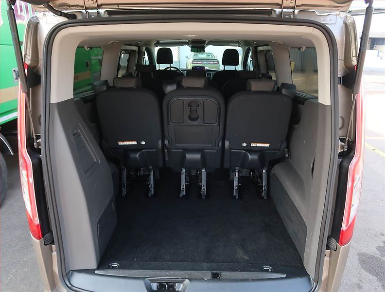 Ford Tourneo Custom (2021) Titanium 2.0 EcoBlue, ČR - fotka 14 z 25