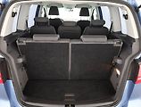 Volkswagen Touran (2011) 1.6 TDI, 7 míst, Tempomat - náhled 17