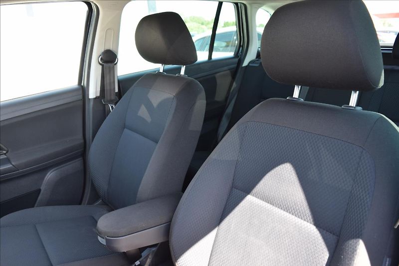 Škoda Fabia 1,6 TDI TAŽNÉ PO SERVISE ALU - fotka 14 z 46