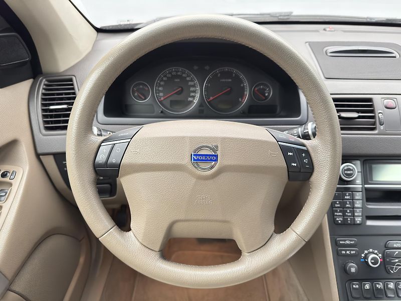 Volvo XC90 D5 AWD SUMMUM AUT CZ  - fotka 3 z 41
